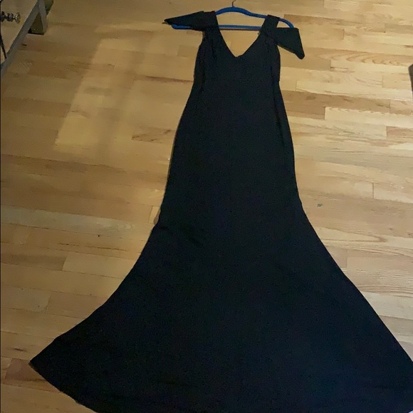 Formal gown - Picture 2 of 2
